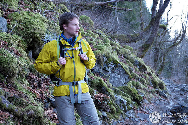 《全天候》 篇一:始祖鸟户外服饰怎么选?一篇看完Essentials全天