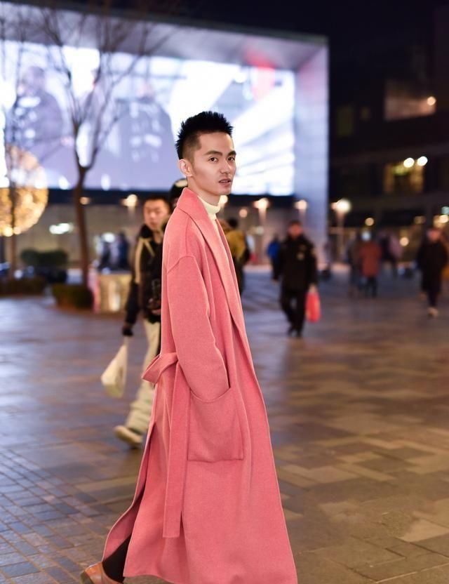  「潮流」“四大潮流地”男生穿搭，北上杭稍显平淡