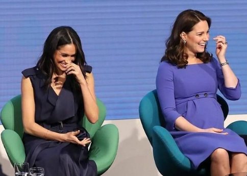 38岁新王妃梅根:高跟凉鞋双腿精致细长,相比凯特王妃更性感!