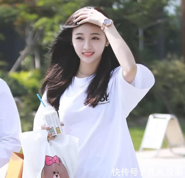 1.66米的吴宣仪, 再看1.67米的程潇, 网友 谁的腿好看一目了然!