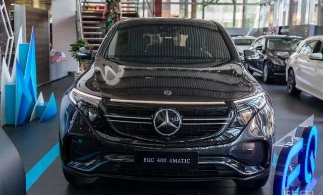 「娱乐系统」续航415km+5.2s破百!实拍奔驰首款纯电SUV
