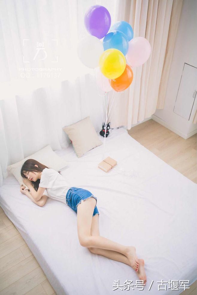 学院派美女，略带风尘气息