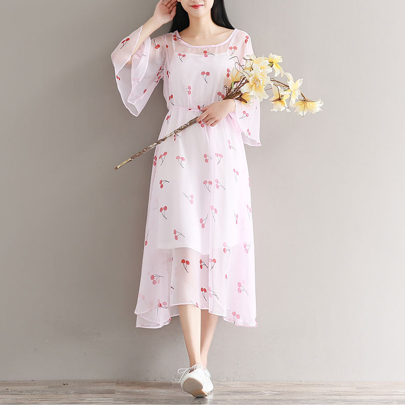 女人身材丰满，就要穿这种裙子，“慵懒”气息展露无疑