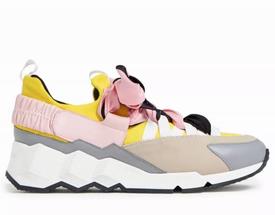 正值此刻，超模和it girl们都在ins上晒什么运动鞋?