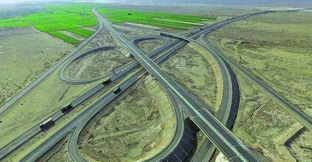 中国最“荒凉”的高速，全长达2540公里，却几乎看不到一辆车