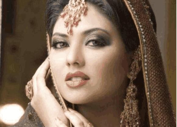 在巴基斯坦旅游时要注意：千万不要和女性握手，不然要多带人回家