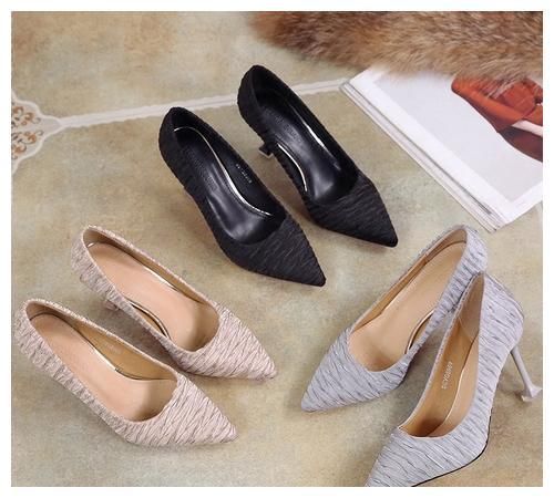 细跟高跟鞋，快来看看吧，由你喜欢的吗