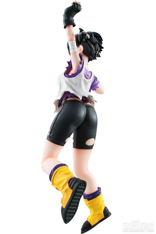 《龙珠》比迪丽手办 破洞紧身裤凸显少女傲人身材