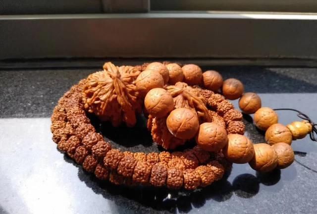 手串@炫耀手串用什么样的姿势，才能够达到最佳效果？