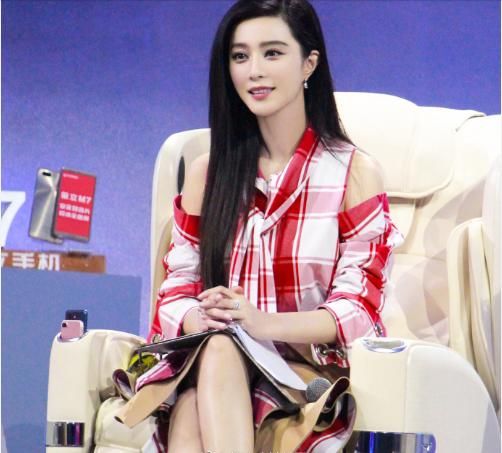 范冰冰现身泰国电视台，网友解密原因，李晨默默微博未取关