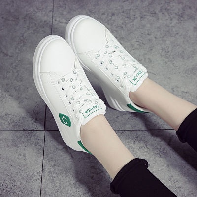 今年很流行的小白鞋，漂亮不贵还减龄，超有文艺范