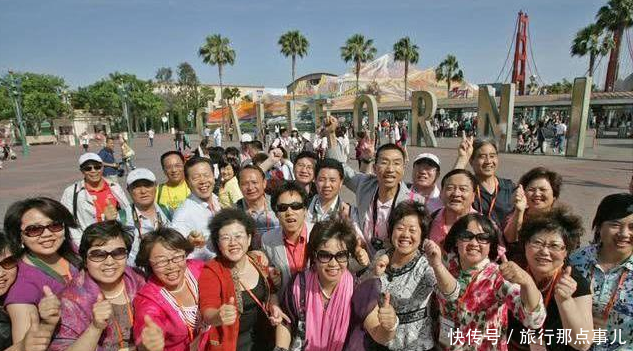 中国小伙首次到越南旅游，被街边姑娘伸手要钱，理由让人很无语！