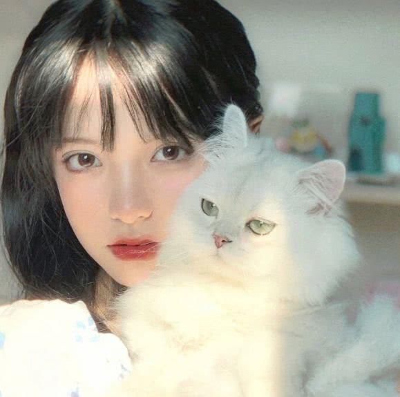  『卧蚕』越长越大方的女生，八成逃不过“这3特征”，难怪异性缘爆棚被狂追