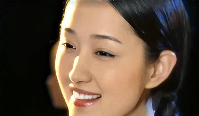 杨钰莹@“甜歌天后”杨钰莹真的像照片那么美吗？这组老照片足以见证