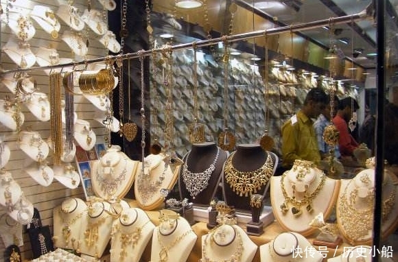 假珠宝的聚集地，80%的中国游客上当，而90%的当地人也被蒙在鼓里