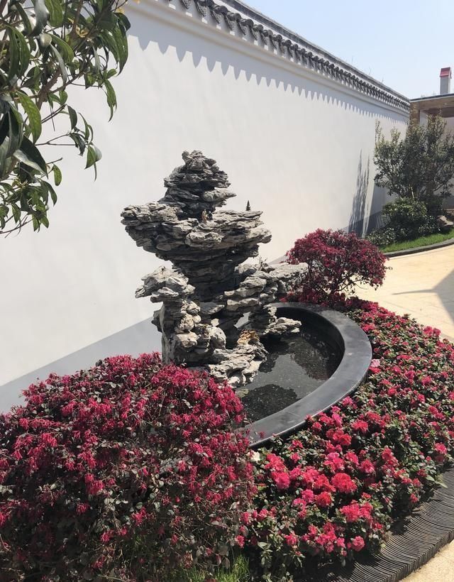 都说农村盖不了这栋别墅?新中式带院子自建房，你看你可以盖吗?