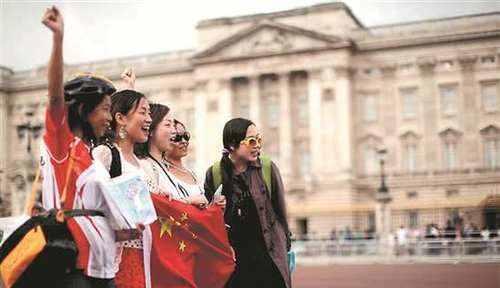 印度人和中国人同在欧洲旅游,为什么当地人却