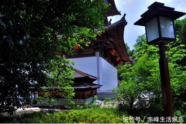 神秘的福建寺庙：院内1300多年来寸草不生，至今无人知道原因