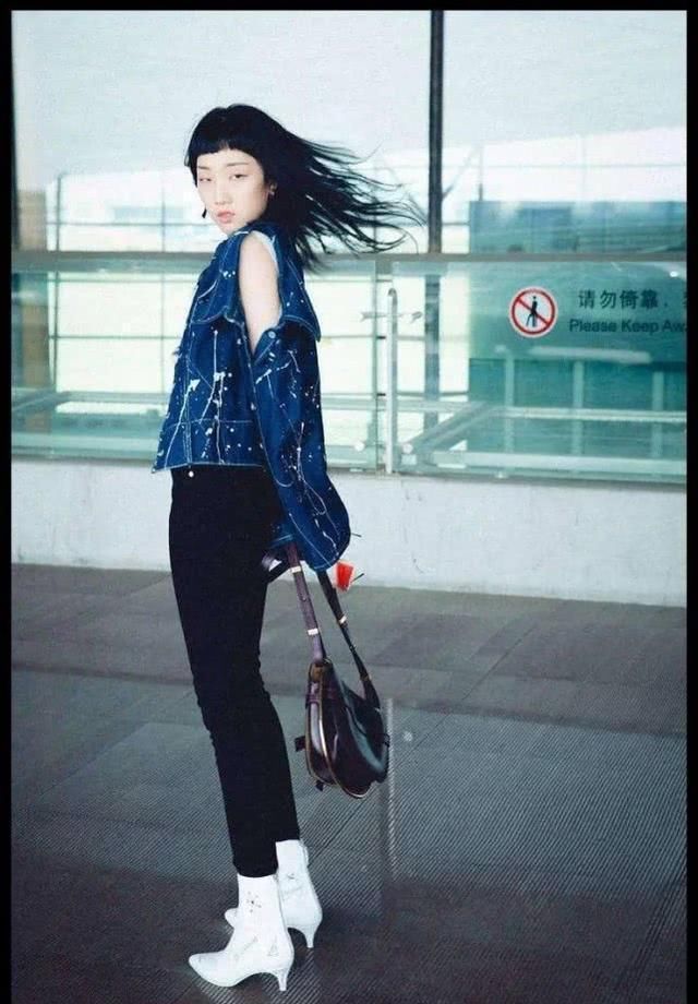 『yamy』穿搭也要大胆,yamy打破原来酷炫风格,挑战典雅风更具吸引力