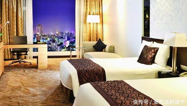 退酒店房时尽量打扫下房间，酒店资深女服务员三句话告诉您原因