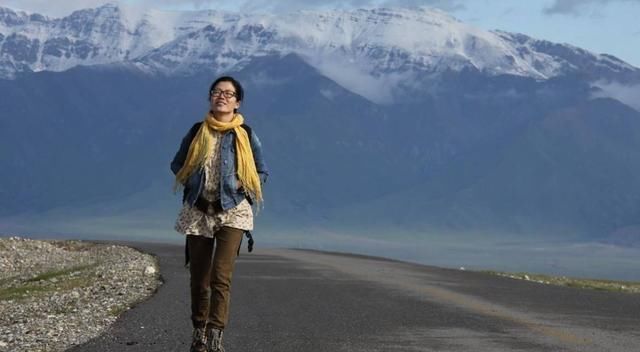 为什么川藏线上这么多“穷游女”，我们是该让其上车还是舍而不见