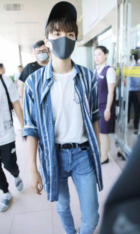 当红男星走机场谁丑谁尴尬张艺兴、蔡徐坤、易烊千玺、王俊凯