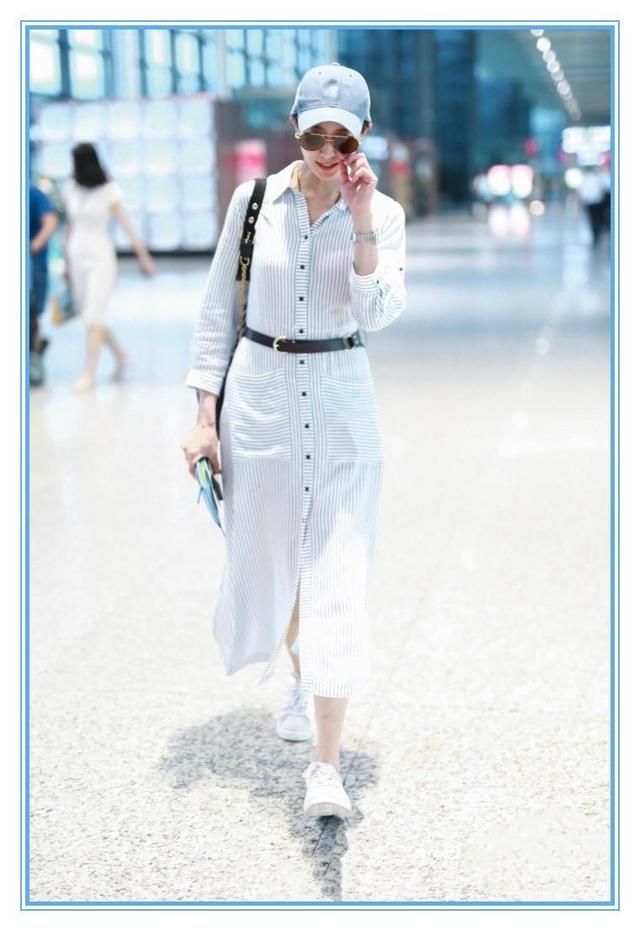 逆生长只服张钧宁!35岁穿条纹衬衫裙比李沁还嫩，没男友不应该啊