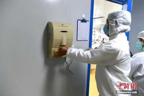  防护服■探访福建闽侯医用防护服生产车间