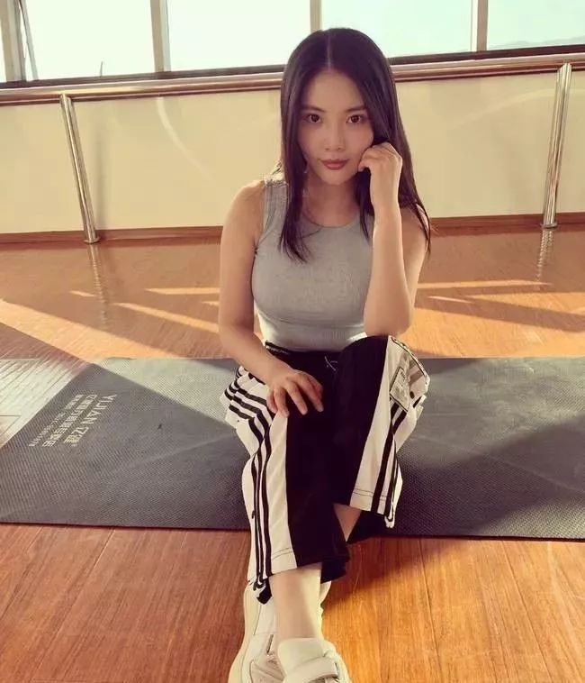 [ 微胖]却管不住嘴，微胖女神了解一下吧，徐冬冬喜欢健身