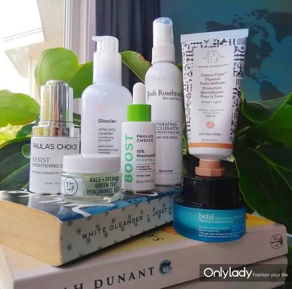 军训心机girl，走出美白误区才能变身行走的“灯泡”!