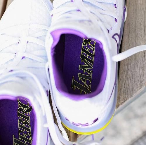  [Superstar]一周运动新品 | Superstar联名款双魔术贴设计，LeBron白紫湖人配色上市