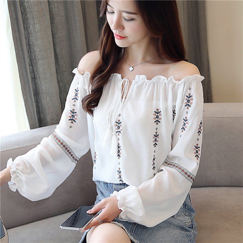 国庆游玩，女人别再裙子配高跟鞋，瞧这样的套装，一款比一款美嫩