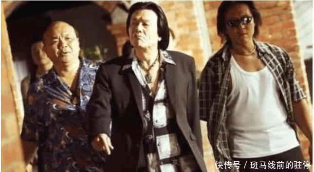 他到国外训练,娇妻被黑老大霸占,回国后他手持