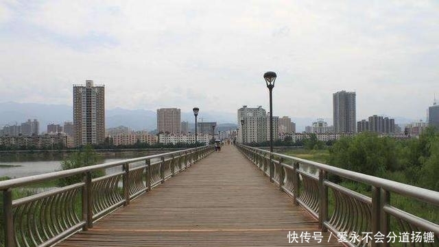  #唯一#陕西唯一能跑法拉利的城市，干净程度没话说！