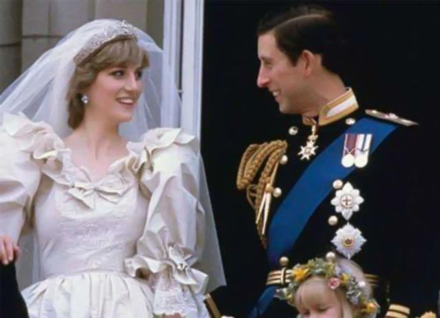 『夏季』世纪婚礼！“童话故事”起源于夏季，“童话故事”里美丽的花朵也绽放于夏季