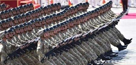 部队中，士官和军官有什么区别看完涨知识！