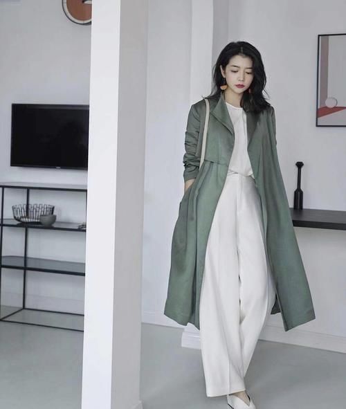 『特别』2020年流行的西装阔腿裤，“这样穿”显瘦又百搭，秒变腿精女孩！