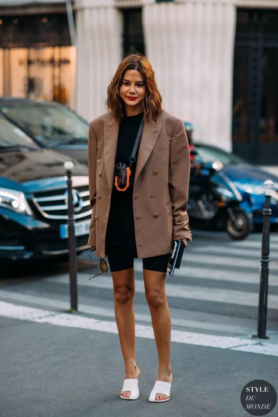 穿卡戴珊同款“骑行裤”上班的那位搭配师，来我办公室一下!