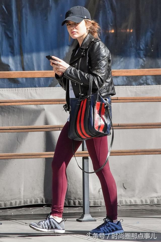 今年秋天穿皮夹克跟明星学，从吉吉到赛琳娜，帅气又不失妩媚