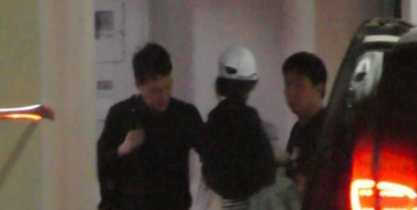 赵丽颖又被传绯闻,机智的赵丽颖这样辟谣:我们给大家劈个叉吧!