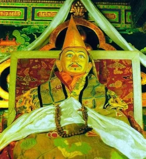 比故宫还壕的宫殿：厕所300年不打扫，最好的藏传文玩都在这儿