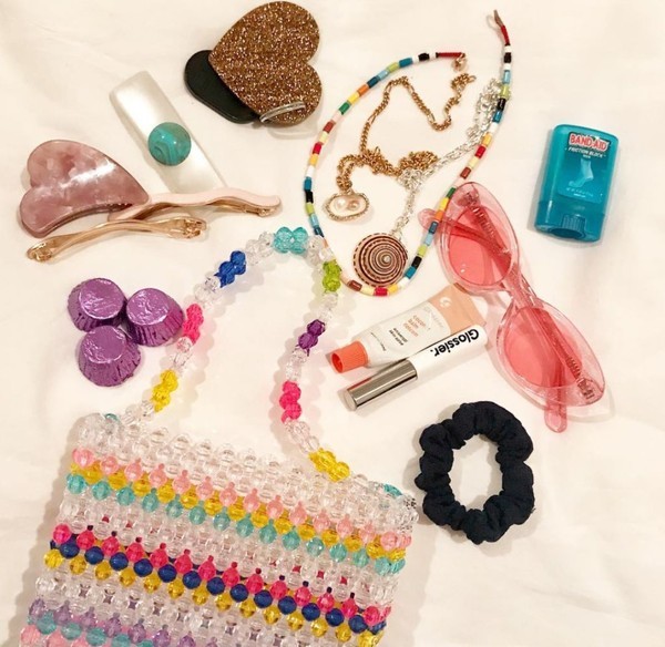 101女孩的少女感 原来靠这些“塑料”单品就能get