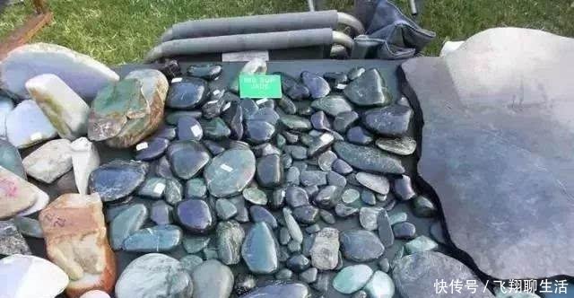  「玉石」谁说老外不玩奇石, 看看国外的石头市场是啥样!