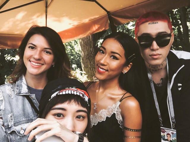 世界杯人家吉克隽逸才最孝，带妈咪看球，狂获粉丝点赞