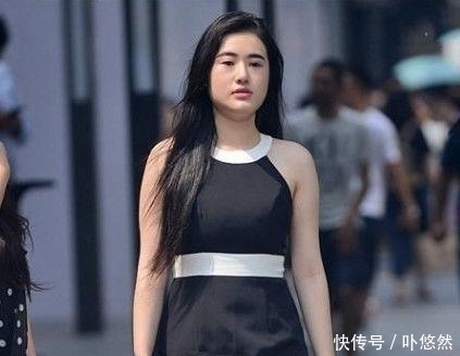 『气质』气质的街拍美女肤白貌美,散发迷人气质