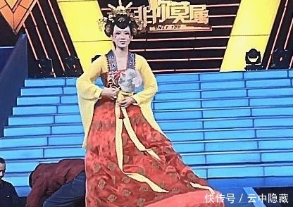  滤镜：不倒翁小姐姐的网红滤镜有多重？看到她上综艺的生图，完全不敢认