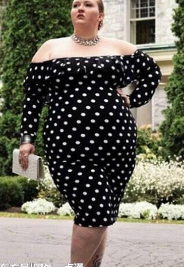 女子体重接近300斤，却意外成为新晋网红，原因竟是因为衣服！