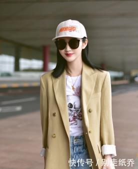  景甜：景甜三十多岁还少女感十足，他的穿搭技巧加了不少分哦