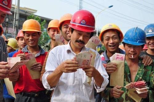  [回家]猪价上涨，农民工可回家养猪了？专家提醒：请警惕“两高