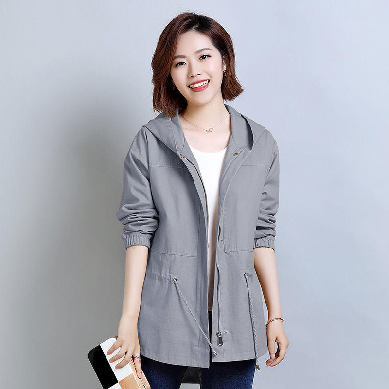 女人怕不怕冷,也别傻买羽绒服!瞧这新出薄外套,不厚不薄刚刚好